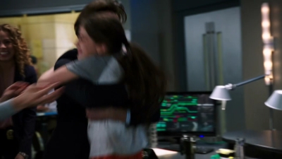 2013_-_Unforgettable_S02E01_mkv2358.jpg