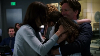 2013_-_Unforgettable_S02E01_mkv2360.jpg
