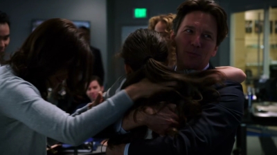 2013_-_Unforgettable_S02E01_mkv2362.jpg
